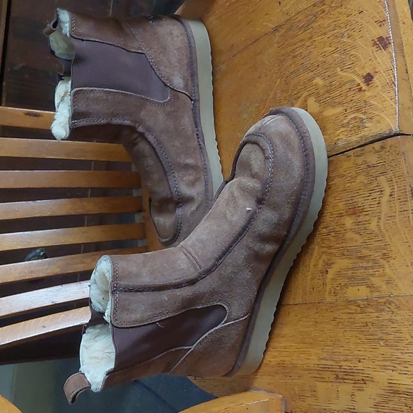 Vintage UGG Chelsea Boots *Final Price* - Picture 12 of 12